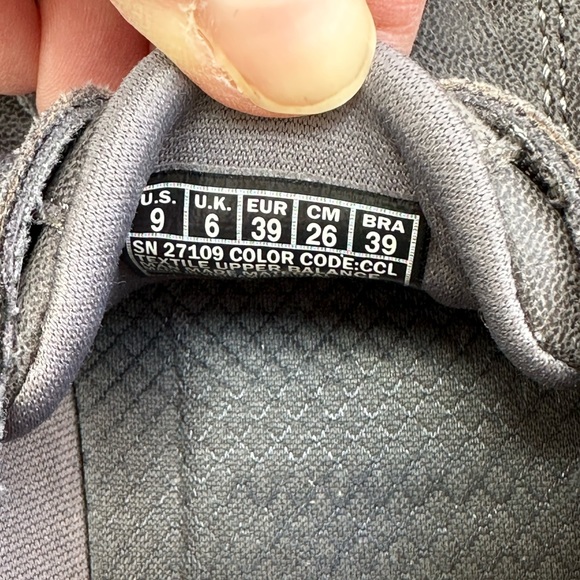 Skecher’s charcoal gray sneakers size 9 - Picture 6 of 8